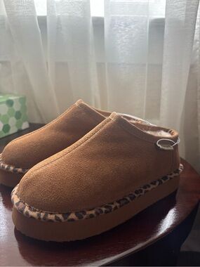 BearPaw Kids Tabitha with Leopard Trime